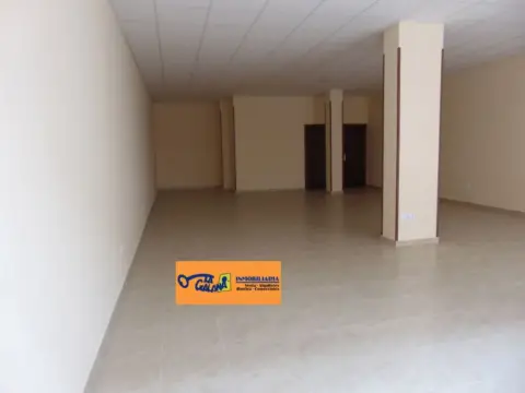 Local comercial en Centro Salud