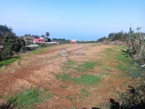 Terreno en calle Higueras