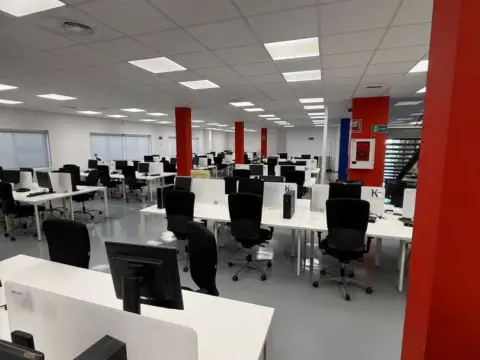 Oficina en Polígono Industrial Pibo