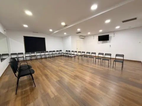 Local comercial en Avda. Álvaro Domecq