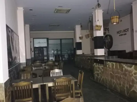 Local comercial en Barriadas - Corchera