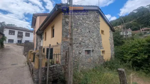 Finca rústica en calle Sotiello, nº 33