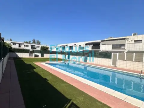 Casa en Carrer de Montserrat Roig