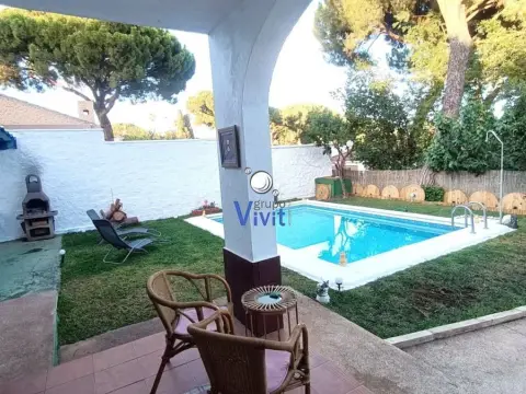 Chalet en Pinares de Oromana