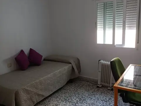 Habitación en Avda. Granada