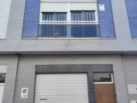 Casa adosada en calle Serra Espada