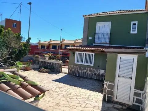 Chalet pareado en San Bartolome de Geneto