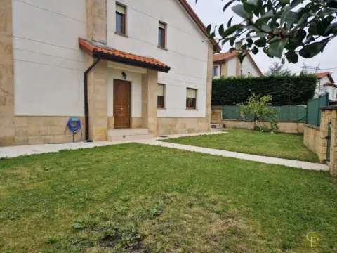 Chalet en Barrio de los Valles