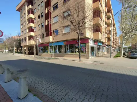 Local comercial en Club Deportivo