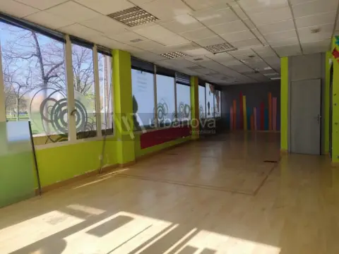Local comercial en Club Deportivo