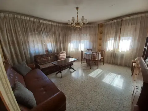 Piso en Avda. Juan Ramón Jiménez