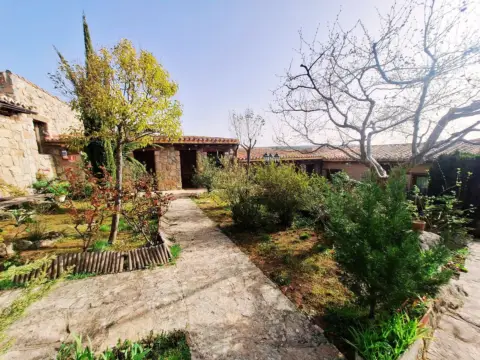 Casa en Carretera Av-502