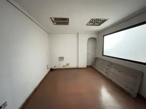 Local comercial en calle Tesifonte Gallego, 4