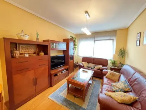 Piso en calle Poetas Gamoneda