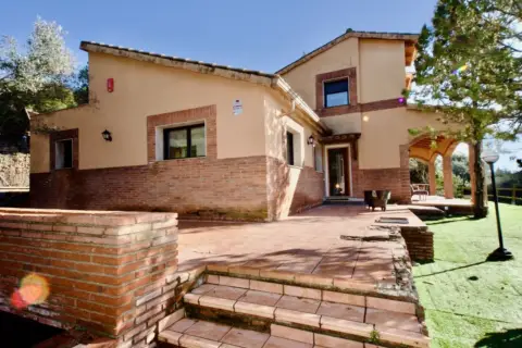 Chalet en calle Issac Peral