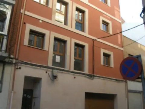 Edificio en calle de Santa Ana