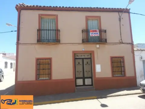 Casa en Avenida del Azuer, 27