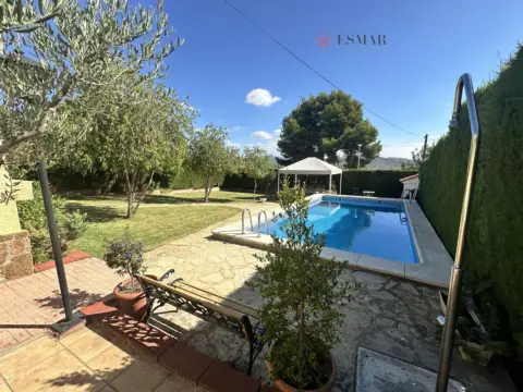 Chalet en Urb. Montes del Palancia