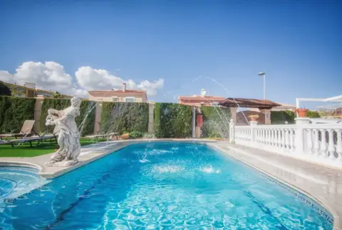 Chalet en Avenida de la Riviera