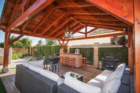 Chalet en Avenida de la Riviera