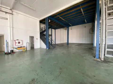 Nave industrial en El Pedró - Bomberos