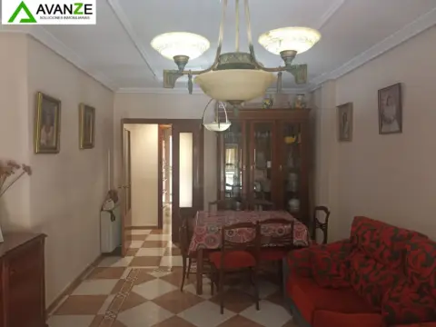 Piso en Barriadas - Bodegones