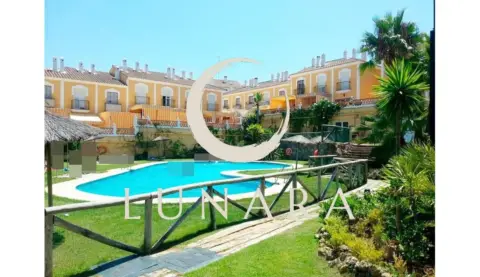 Casa adosada en Islantilla - Campo de Golf