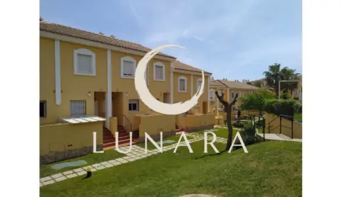 Casa adosada en Islantilla - Campo de Golf