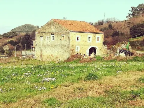 Casa en calle La Torre, nº 11