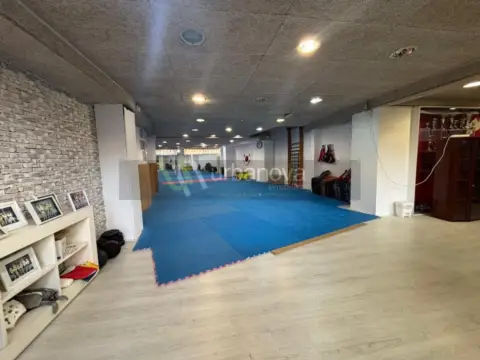 Local comercial en Avda. Burgos