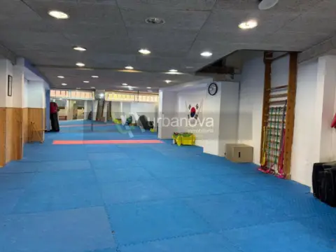 Local comercial en Avda. Burgos