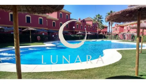 Casa adosada en Islantilla - Campo de Golf