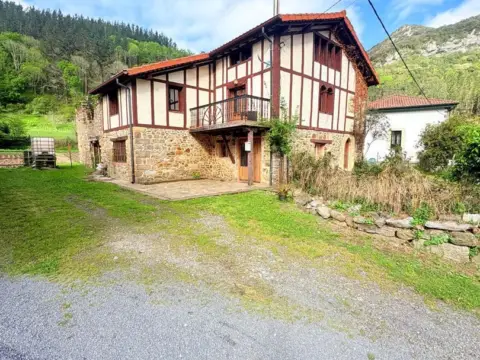 Casa en Trucios