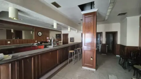 Local comercial en Valdepasillas