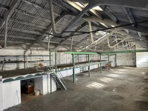 Nave industrial en calle Oliverar
