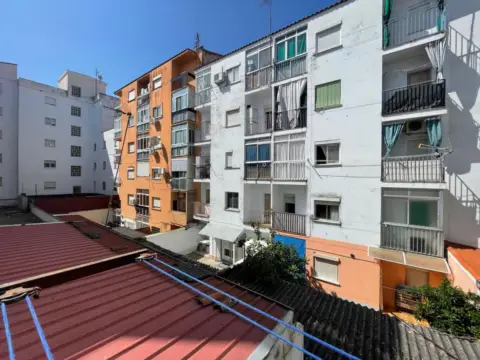 Piso en Barrio - Rosal Ayala