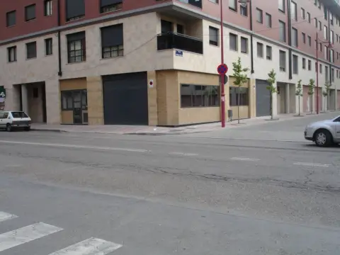 Local comercial en Avenida del Alcalde Miguel Castaño, 63