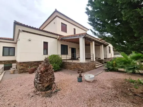 Casa en Urbanización Valle del Jerte