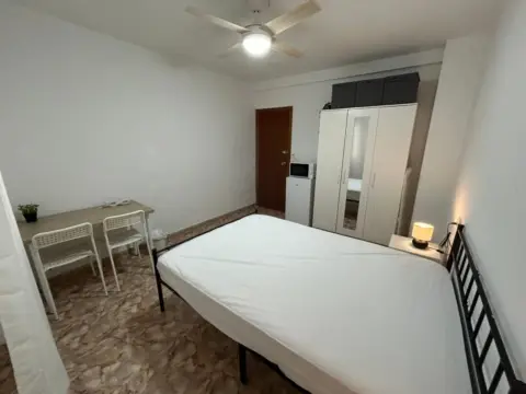 Habitación en Avenida Alta