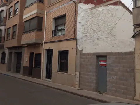 Terreno en calle Sta Bárbara