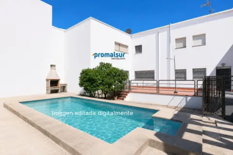 Casa en Centro in Puente Genil · Puente Genil
