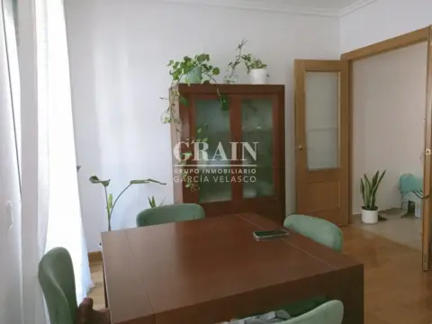 Apartamento en Industria