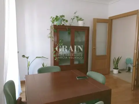 Apartamento en Industria