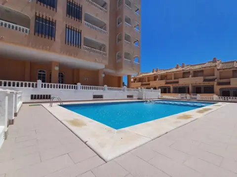 Dúplex en Urbanización Bahia Calida