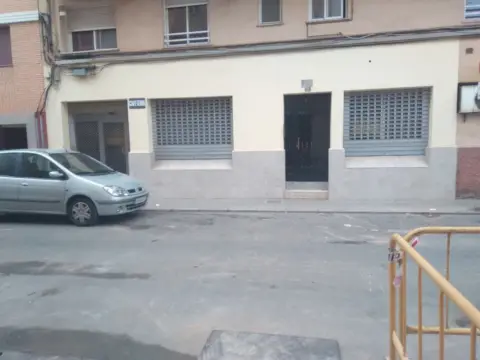Local comercial en calle Hermanos Vilafaña