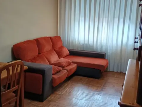 Piso en calle de los Hermanos Granda, 45