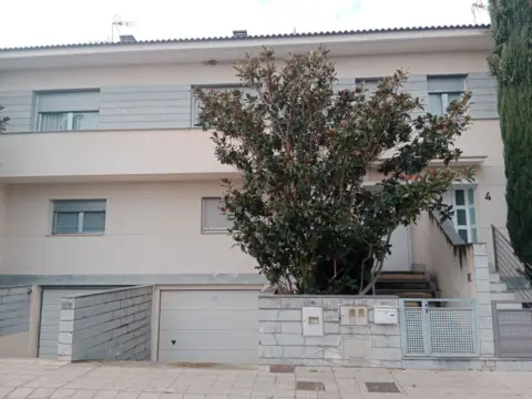Casa adosada en calle de París