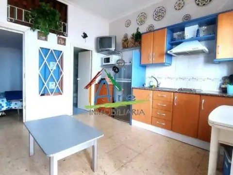 Apartamento en calle Centro Comercial Caño Guerrero