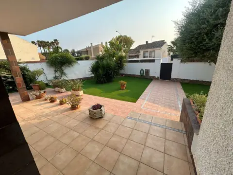 Chalet en Santiago de La Ribera