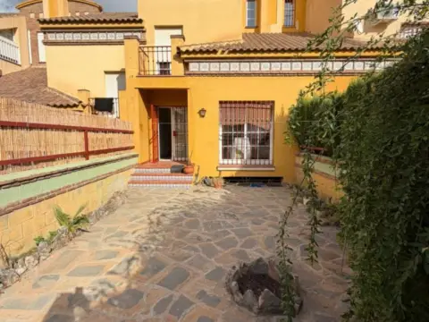 Casa adosada en Rincón de La Victoria